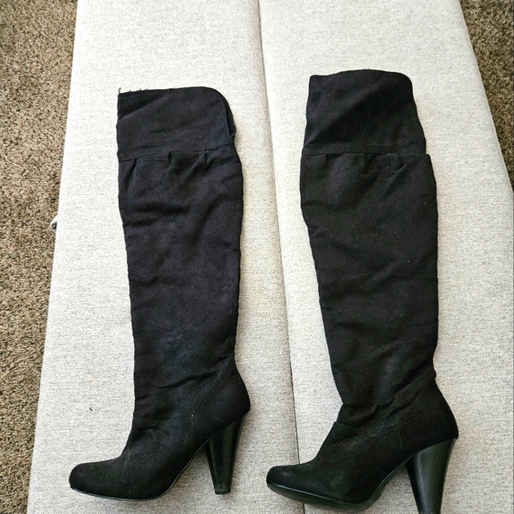 LADIES KNEE HIGH BOOTS, SIZE 7